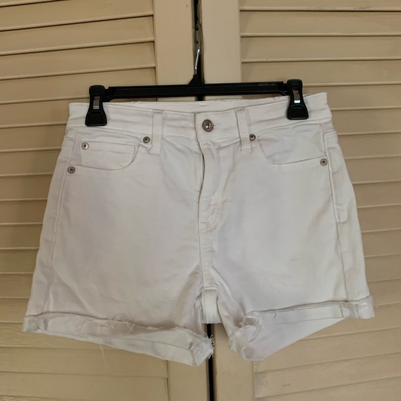 American eagle mid rise white stretchy denim shorts - Picture 1 of 5